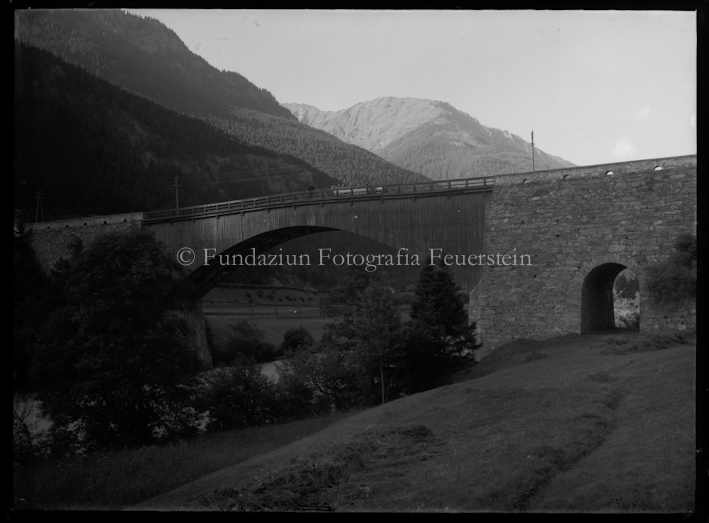 Auto Kajetanbrücke