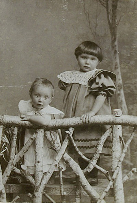 Zwei Kinder