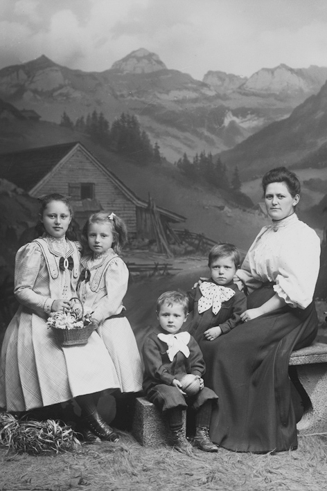 Mutter mit Kindern