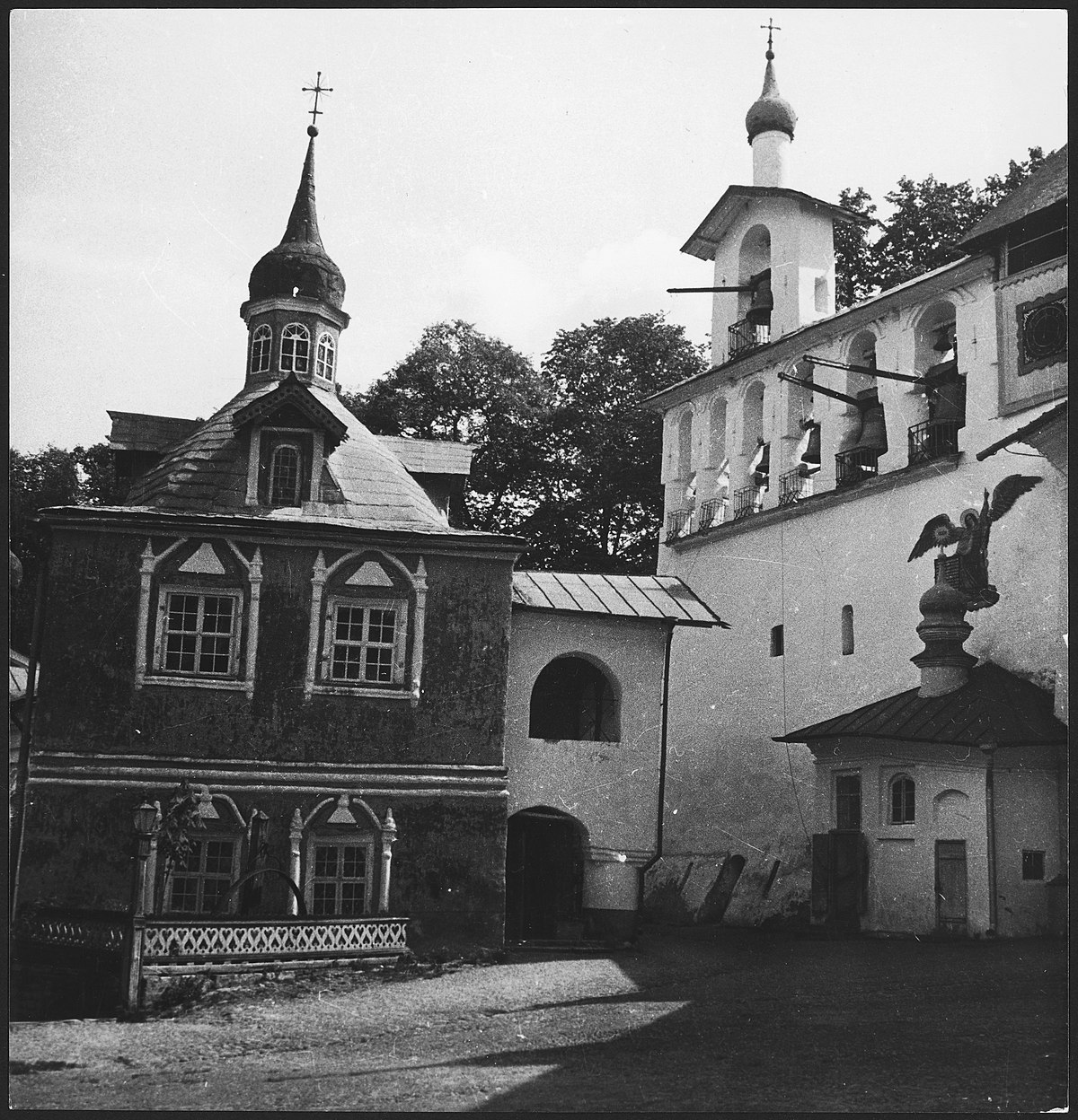 Estland, Petseri (Pechory): Kloster; Gebäude des Klosters