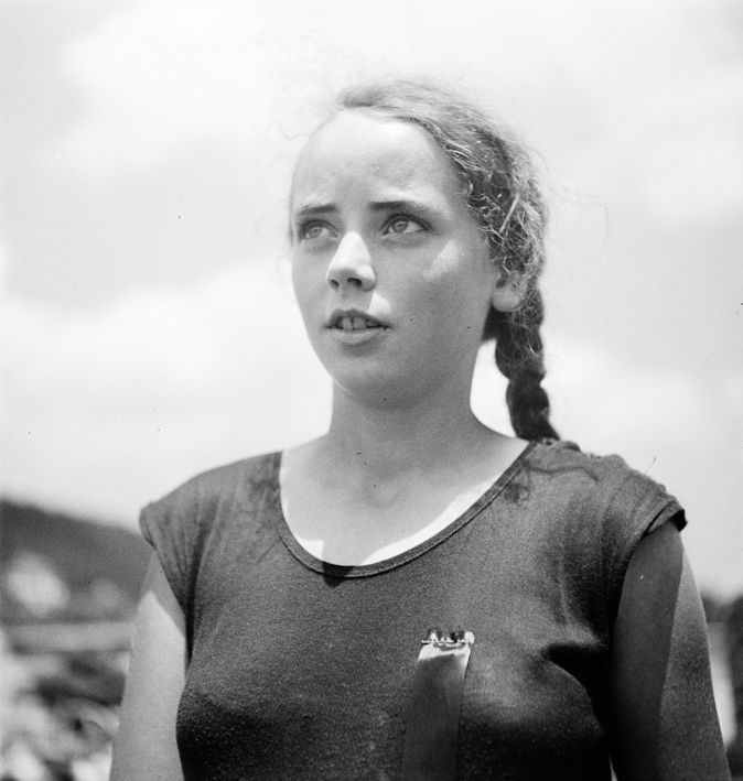 Porträt eines jungen Mädchens in Turnkleidung