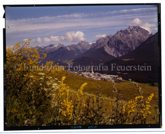 Aus der Serie: Scuol Winter, Sent Sur-En Uina, Sent Dorfdetails Sommer