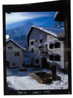 Aus der Serie: Scuol Winter, Sent Sur-En Uina, Haus Pernet