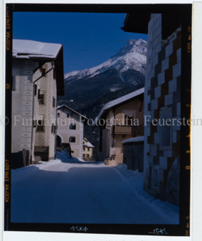 Aus der Serie: Scuol Winter, Sent Sur-En Uina, Verschiedene Häuser