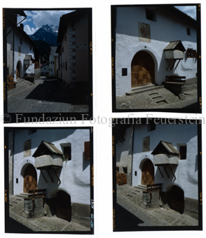Aus der Serie: Scuol Sommer, Scuol engadiner Häuser / Erker / Fenster