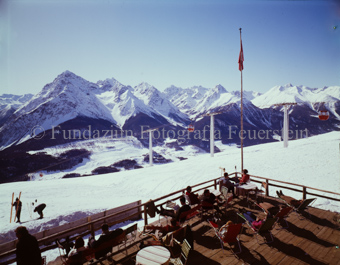 Blick von Bergrestaurant Motta Naluns