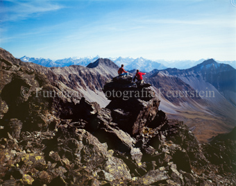 Rothorn Ausblick gegen Lenzerhorn und Berninagruppe