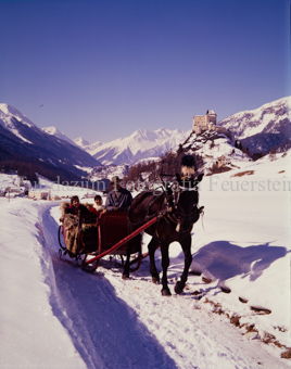 Tarasp mit Schloss, Winter