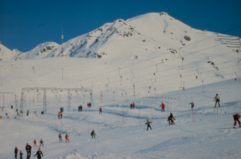 Schlepplift Schlivera mit Skifahrern
