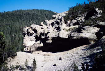 Zerfurchte Felsen