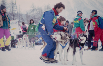 Alpirod Hundeschlittenrennen, Helfer bei Hunden