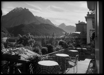 Terrasse Cafe Rauch in Scuol
