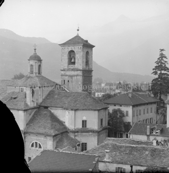 Siedlungansicht mit Kirche