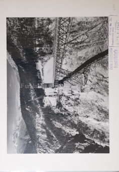 Berglandschaft, Brücke, Metallkonstruktion, Kran