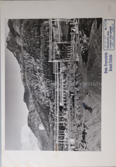 Elektrizitätswerk, Berglandschaft, Bäume