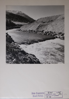 Berglandschaft, Bäume, Fluss