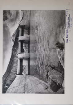 Elektrizitätswerk, Fluss, Berglandschaft, Schleuse