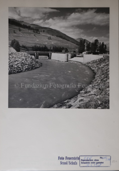 Elektrizitätswerk, Fluss, Berglandschaft