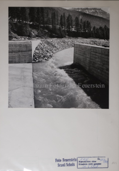 Elektrizitätswerk, Fluss, Berglandschaft