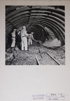 Druckstollen, Maschine, Gruppe Bergarbeiter, Wassereinbruch