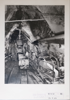 Druckstollen, Gleise, Lore, Bergarbeiter