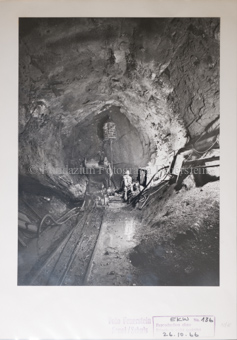 Druckstollen, Gleise, Maschine, Lore, Bergarbeiter