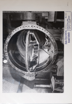 Druckstollen, Ventilinstallation, Gruppe Bauarbeiter, Schweissen