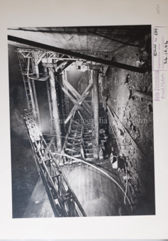 Druckstollen, Gleise, Wasser, Stahlgerüst, Holzgerüst
