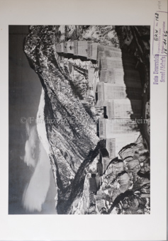 Staumauer, Baustelle, Kran, Brücke, Berglandschaft, Schnee