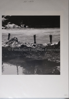 Umleitung Inn,  für Quelle Lischana, Fluss, Steine, Holzpfeiler