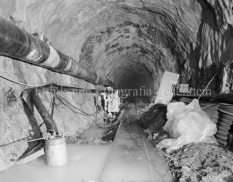 Via da S-charl, Druckstollen, Wassereinbruch, Gleise, Rohre