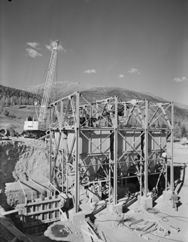 Via da S-charl, Baustelle, Metallkonstruktion, Betonsilos, Bauarbeiter