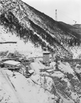 Val Laschadura, Holzgerüst, Baustelle, Arbeiter, Schnee, Kran, Baracken