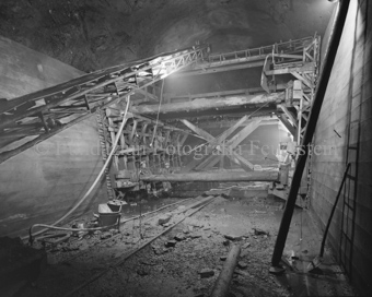 Bain Crotsch, Druckstollen, Holzbalken, Fördermaschine, Gruppe Bergarbeiter