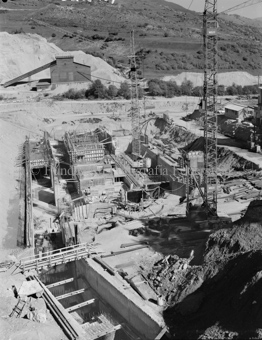Pradella Zentrale, Baustelle, Fundament, Kran, Stahlbetongitter, Holzgerüst