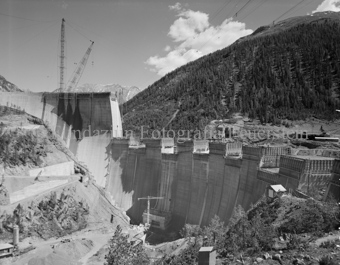 Punt dal Gall, Staumauer, Baustelle, Kran, Brücke, Berglandschaft
