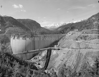Punt dal Gall, Staumauer, Baustelle, Kran, Brücke, Berglandschaft