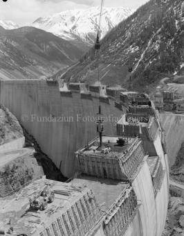 Punt dal Gall, Staumauer, Baustelle, Betonieren, Bagger, Bauarbeiter