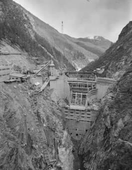 Ova Spin, Staumauer, Baustelle, Kran, Brücke, Holzgerüste