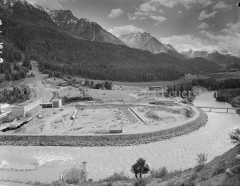 Pradella Zentrale, Baustelle, Fluss, Berglandschaft