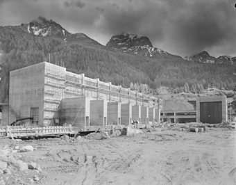 Pradella Zentrale, Baustelle, Kran, Rohbau