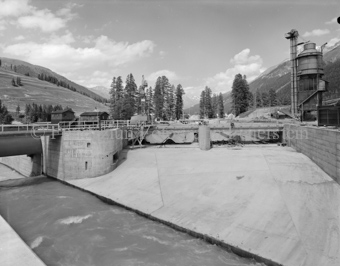 Via da S-charl, Elektrizitätswerk, Fluss, Berglandschaft