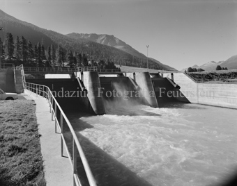 Via da S-charl, Elektrizitätswerk, Fluss, Berglandschaft