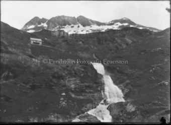 Berge, Haus, Gletscherwasser