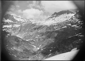 Berge mit Schnee