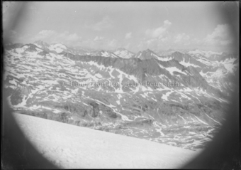 Berge mit Schnee