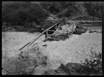 Überschwemmte Brücke