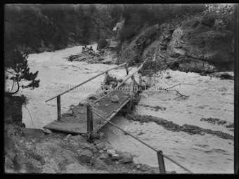 Überschwemmte Brücke
