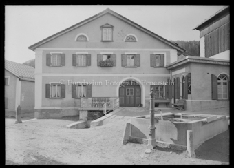 Haus Mendury