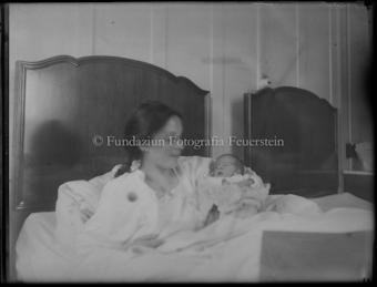 Porträt Frau mit Kleinkind